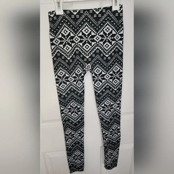 No Boundaries Womens Chevron Print Leggings - Picture 2 of 8